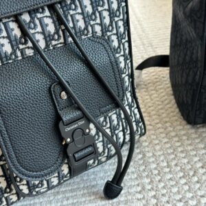 【AT2859】Dior ディオールの花柄のデザインのリュックサック。とても快適で、かわいい！