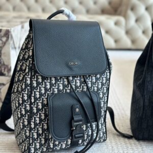 【AT2859】Dior ディオールの花柄のデザインのリュックサック。とても快適で、かわいい！