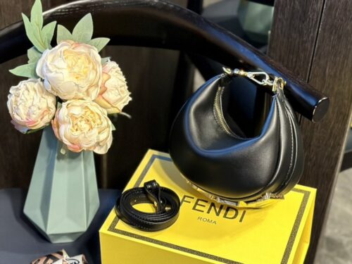 【AT2861】Fendi Mini Graphyバッグ、クラッチバッグ