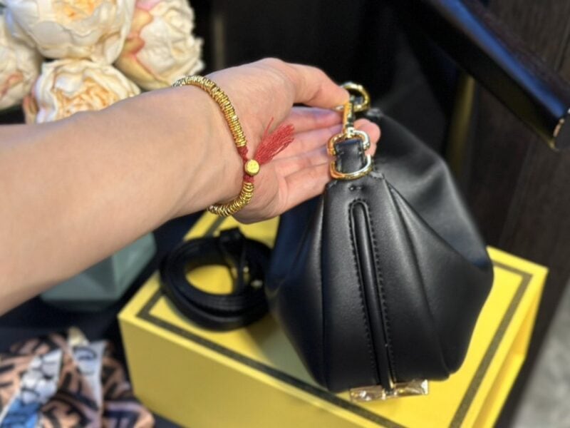 【AT2861】Fendi Mini Graphyバッグ、クラッチバッグ