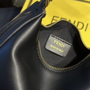 【AT2861】Fendi Mini Graphyバッグ、クラッチバッグ