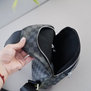 【AT2864】LV Louis Vuitton ルイ・ヴィトンのクラッチバッグは、永遠に時代を超越した象徴的な製品です。今年、LVが一番好きなスタイルをすべて実写で紹介します。非常に実用的で、コーディネートを心配する必要は全くありません。