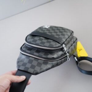 【AT2864】LV Louis Vuitton ルイ・ヴィトンのクラッチバッグは、永遠に時代を超越した象徴的な製品です。今年、LVが一番好きなスタイルをすべて実写で紹介します。非常に実用的で、コーディネートを心配する必要は全くありません。