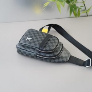 【AT2864】LV Louis Vuitton ルイ・ヴィトンのクラッチバッグは、永遠に時代を超越した象徴的な製品です。今年、LVが一番好きなスタイルをすべて実写で紹介します。非常に実用的で、コーディネートを心配する必要は全くありません。