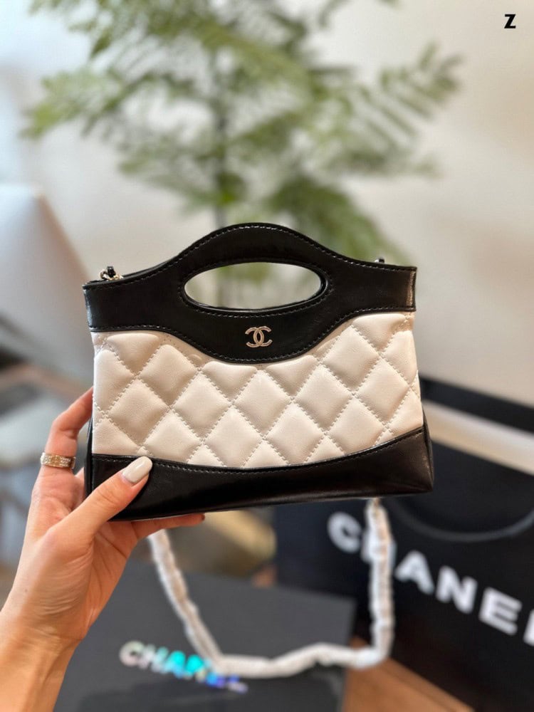 【AT2867】Chanel シャネル24B 31バッグ、確実なヒット商品、最新のブラックアンドホワイトのパンダカラーQ31バッグ。