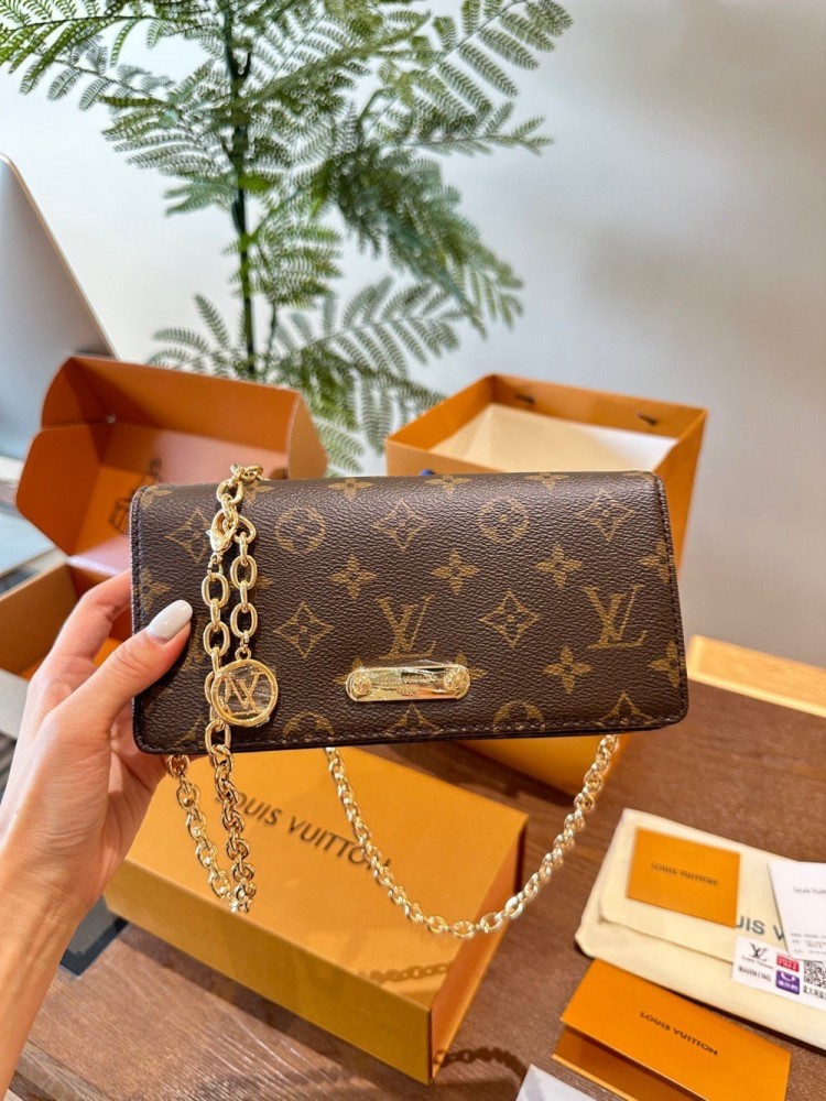 【AT2875】LVリリーのワレットオンチェーンは次のLVの注目アイテムです！アイビーは座っていられません！LV - WALLET ON CHAIN LILY 手袋