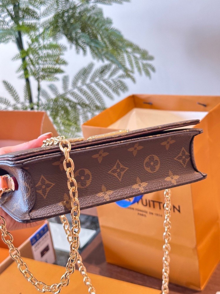 【AT2875】LVリリーのワレットオンチェーンは次のLVの注目アイテムです！アイビーは座っていられません！LV - WALLET ON CHAIN LILY 手袋