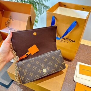 【AT2875】LVリリーのワレットオンチェーンは次のLVの注目アイテムです！アイビーは座っていられません！LV - WALLET ON CHAIN LILY 手袋