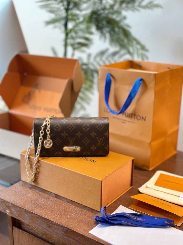 【AT2875】LVリリーのワレットオンチェーンは次のLVの注目アイテムです！アイビーは座っていられません！LV - WALLET ON CHAIN LILY 手袋