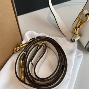 【AT2888】Coach コーチのバッグは本当に良いです！とってもおしゃれで夏にぴったりです！