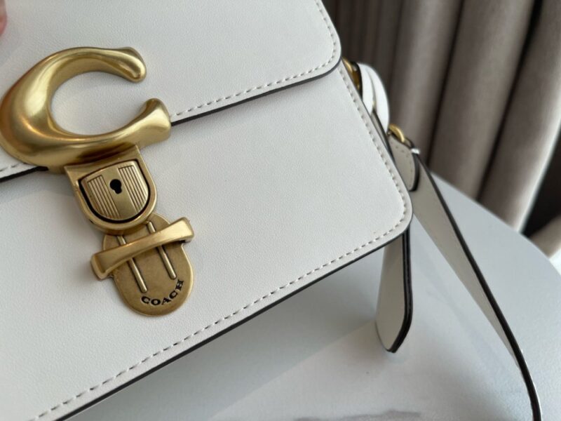 【AT2888】Coach コーチのバッグは本当に良いです！とってもおしゃれで夏にぴったりです！