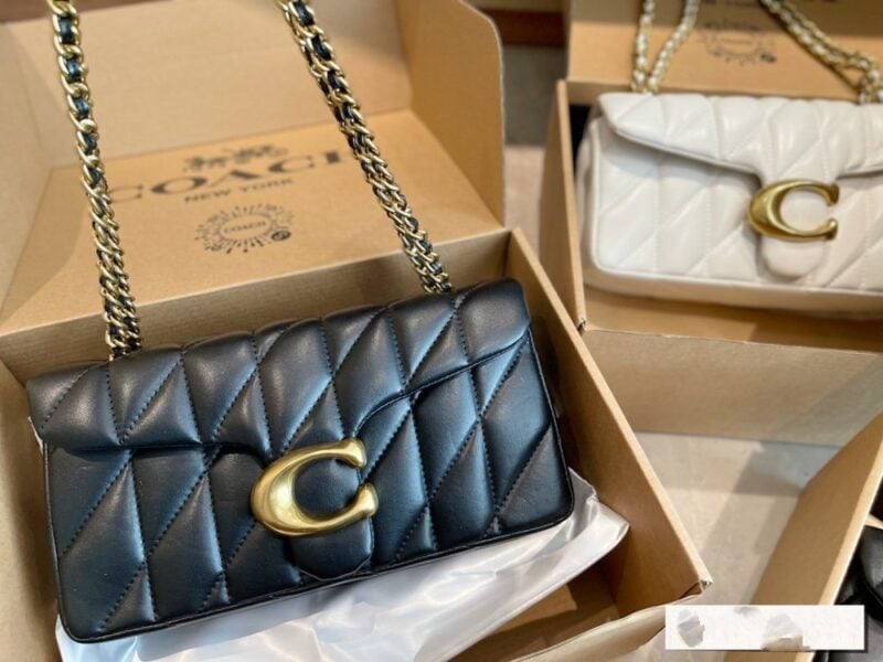 【AT2889】Coach コーチのコレクションはとても人気です。毎日質問されていましたが、ついに出荷しました！今シーズンはまさに神がかっています。見逃せません