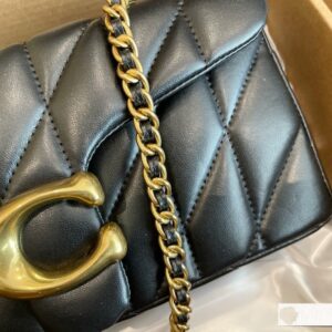 【AT2889】Coach コーチのコレクションはとても人気です。毎日質問されていましたが、ついに出荷しました！今シーズンはまさに神がかっています。見逃せません