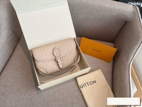 【AT2890】LV Diane法棍がnanoサイズでも登場したのは本当に信じられない！可愛いすぎる😊仙女必須アイテム！！