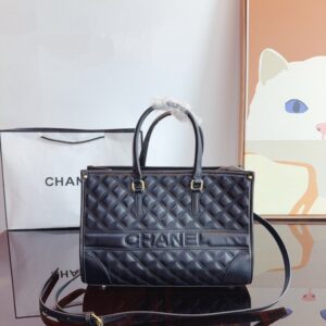 【AT2895】Chanel シャネル トートバッグ。とてもかわいくてクールで、すっかり愛されるアイテム。万能でおしゃれ、美しさが抜群です。どんなおしゃれ女子も必須アイテムです。