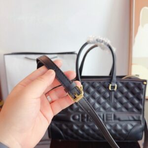 【AT2895】Chanel シャネル トートバッグ。とてもかわいくてクールで、すっかり愛されるアイテム。万能でおしゃれ、美しさが抜群です。どんなおしゃれ女子も必須アイテムです。