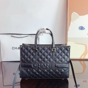 【AT2895】Chanel シャネル トートバッグ。とてもかわいくてクールで、すっかり愛されるアイテム。万能でおしゃれ、美しさが抜群です。どんなおしゃれ女子も必須アイテムです。