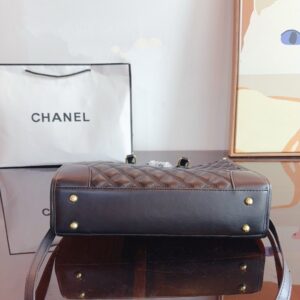 【AT2895】Chanel シャネル トートバッグ。とてもかわいくてクールで、すっかり愛されるアイテム。万能でおしゃれ、美しさが抜群です。どんなおしゃれ女子も必須アイテムです。