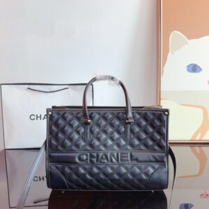 【AT2895】Chanel シャネル トートバッグ。とてもかわいくてクールで、すっかり愛されるアイテム。万能でおしゃれ、美しさが抜群です。どんなおしゃれ女子も必須アイテムです。