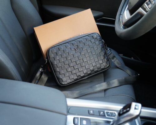【AT2906】LV ルイ・ヴィトン 公式サイト 同時期の斜めがけショルダーバッグ 永遠に時を超える象徴的な製品 牛革 今年のお気に入りのデザイン すべての実写実用性が非常に高く、着回しに困る必要は全くありません。