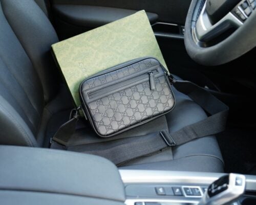 【AT2908】Gucci公式ウェブサイトで同期された斜めがけショルダーバッグ。永遠に時を経ない象徴的な製品。牛革製。今年のお気に入りのデザイン。すべて実写。非常に実用的。
