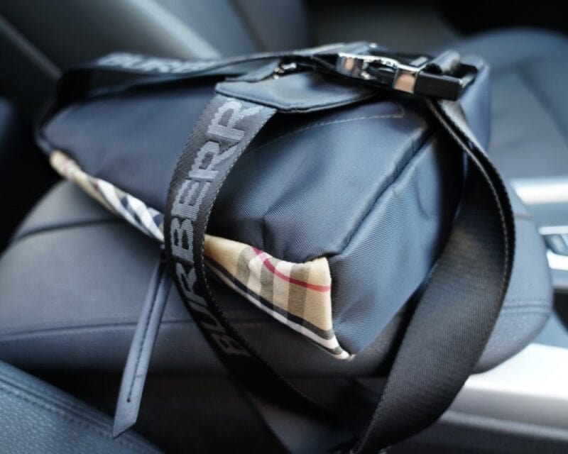 【AT2909】Burberry バーバリー公式ウェブサイトでの最新情報。今年のバーバリーのお気に入りアイテム、永遠に時を超えるアイコン的な製品、すべては実物撮影で、非常に実用的です。