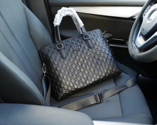 【AT2910】Gucci 古馬官ウェブサイトの同期 公式書斜に持ち上げられた手提げ袋 独占初公開 牛皮素材 控えめな贅沢 完全な浮誇していないスタイル 日常的におしゃれ 斜めがけも手提げも可能です