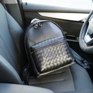 【AT2911】BOTTEGA VENETAの公式サイトで同期したバックパック、見逃さないでください。 小牛革製で、品質が非常に優れています。超大容量。強調しておきますが、常に大人気のアイテムです！