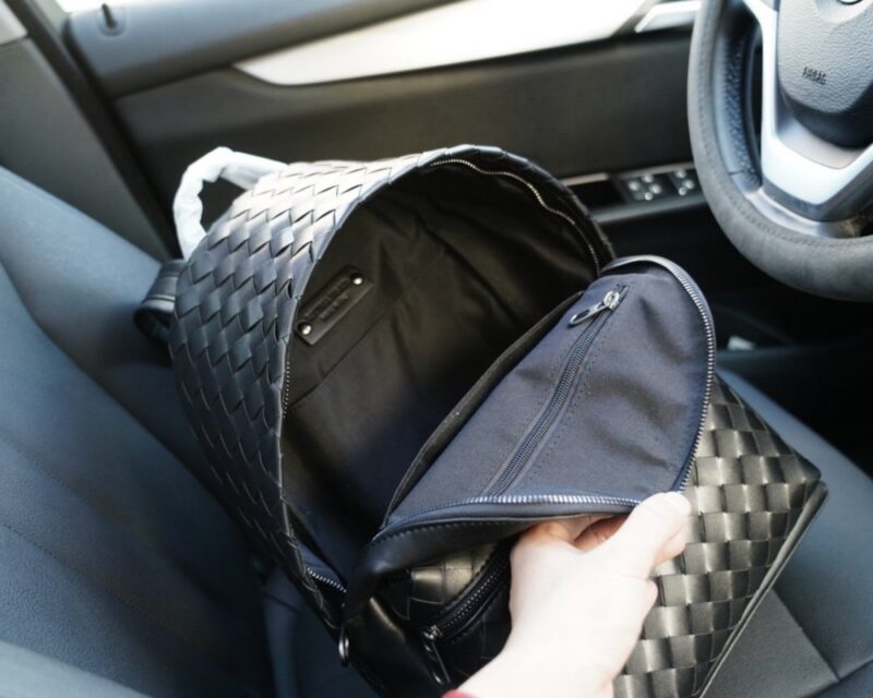 【AT2911】BOTTEGA VENETAの公式サイトで同期したバックパック、見逃さないでください。 小牛革製で、品質が非常に優れています。超大容量。強調しておきますが、常に大人気のアイテムです！