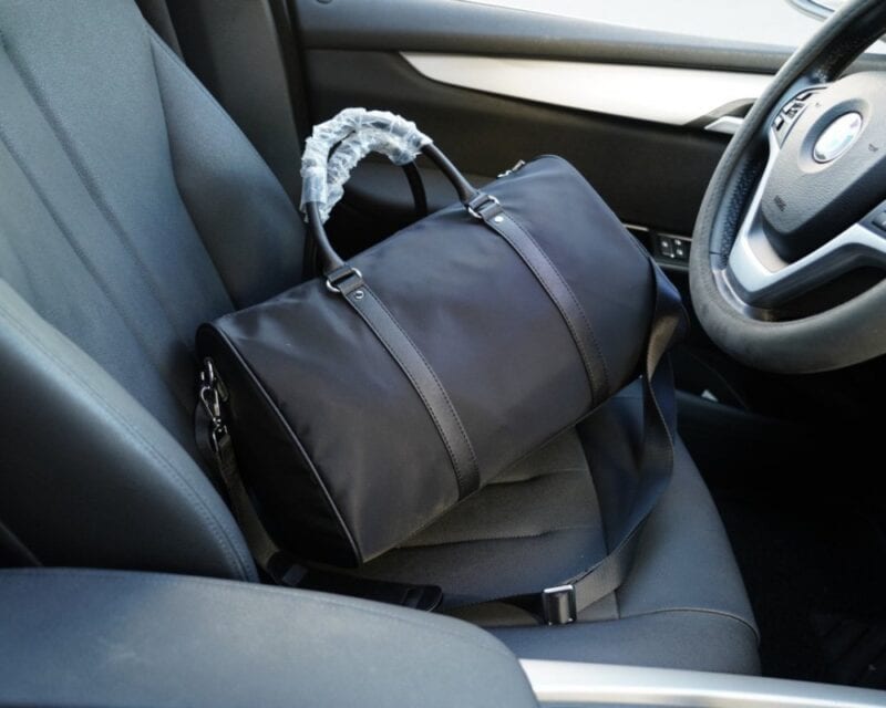 【AT2913】Pradaプラダ公式ウェブサイトと同期して、トラベルバッグが世界中で大ヒット中です。質感抜群で、輸入生地を使用し、クラシックで耐久性のある傷つきにくい製品です。本当のトラフィックキングで、旅行時の選択肢として最適です。超大容量で、日常の使い勝手も抜群です。