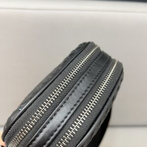 【AT2915】Bottega Venetaの手編みの🚹メンズモバイルバッグ、ショルダーバッグ、斜め掛けバッグは、精巧なインレイ装飾を使用し、クラシックで使いやすいです。実物撮影、防塵袋付きの配送。