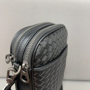 【AT2915】Bottega Venetaの手編みの🚹メンズモバイルバッグ、ショルダーバッグ、斜め掛けバッグは、精巧なインレイ装飾を使用し、クラシックで使いやすいです。実物撮影、防塵袋付きの配送。