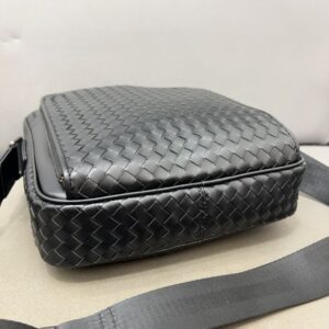 【AT2916】Bottega Venetaの手編み🚹メンズメッセンジャーバッグ、ショルダーバッグ、斜め掛けバッグは、熟練したインレイテクニックを採用し、クラシックなデザインで万能です。実物撮影。防塵袋付きで配送されます。