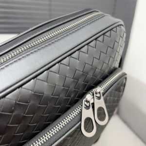 【AT2916】Bottega Venetaの手編み🚹メンズメッセンジャーバッグ、ショルダーバッグ、斜め掛けバッグは、熟練したインレイテクニックを採用し、クラシックなデザインで万能です。実物撮影。防塵袋付きで配送されます。