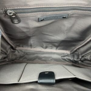 【AT2917】Bottega Venetaの手編みメンズバックパック。精巧なインレイワークを使用し、クラシックで万能なアイテムです。実物撮影。防塵バッグ付き。