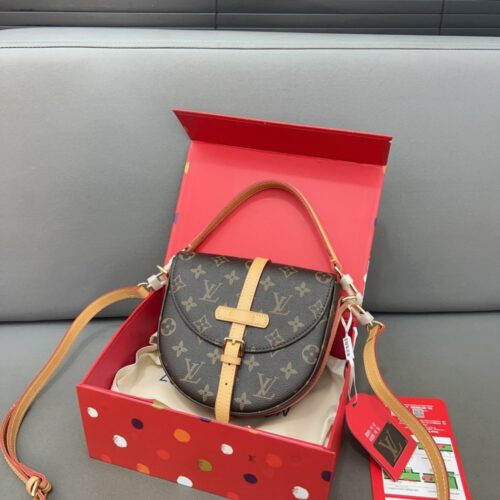 【AT2920】Louis Vuitton（ルイ・ヴィトン）のフラップショルダーバッグ、シールドバッグ、男女兼用。精巧なインクルザイ工芸を採用し、クラシックな万能性を持つ。実物撮影、防塵バッグ付き配送。