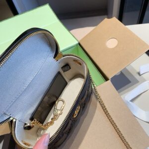 【AT2923】Gucci Matelasse エンボスシリーズのミニボックスバッグ🔥手提げと肩掛けが可能👍セレブ愛用！高級素材！