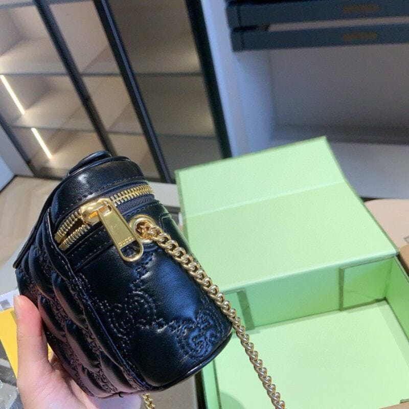 【AT2923】Gucci Matelasse エンボスシリーズのミニボックスバッグ🔥手提げと肩掛けが可能👍セレブ愛用！高級素材！