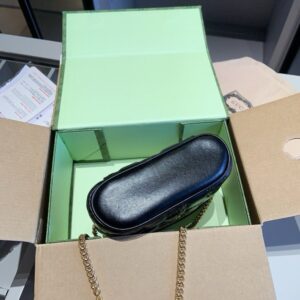 【AT2923】Gucci Matelasse エンボスシリーズのミニボックスバッグ🔥手提げと肩掛けが可能👍セレブ愛用！高級素材！