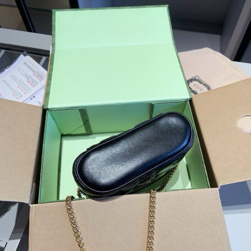 【AT2923】Gucci Matelasse エンボスシリーズのミニボックスバッグ🔥手提げと肩掛けが可能👍セレブ愛用！高級素材！