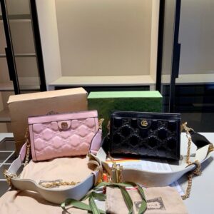 【AT2925】Gucci Matelasseエンボスシリーズクラッチバッグ斜め掛けバッグ🔥チェーンとリボンのショルダーストラップ💗肩にかけることも可能👍有名人と同じ！牛革素材！