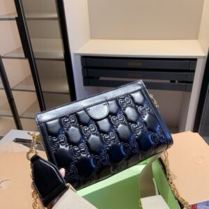 【AT2925】Gucci Matelasseエンボスシリーズクラッチバッグ斜め掛けバッグ🔥チェーンとリボンのショルダーストラップ💗肩にかけることも可能👍有名人と同じ！牛革素材！