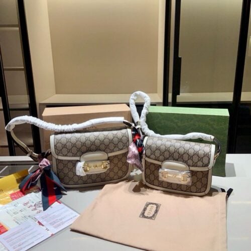 【AT2926】ギフトシルクスカーフ👍Gucci 1955年ホースビットクラシックヌバックサドルバッグ！有名人と同じスタイル！
