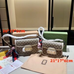 【AT2926】ギフトシルクスカーフ👍Gucci 1955年ホースビットクラシックヌバックサドルバッグ！有名人と同じスタイル！