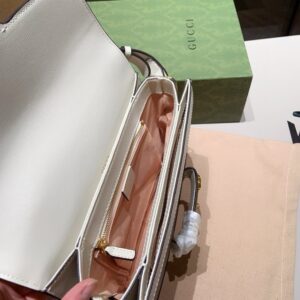 【AT2926】ギフトシルクスカーフ👍Gucci 1955年ホースビットクラシックヌバックサドルバッグ！有名人と同じスタイル！