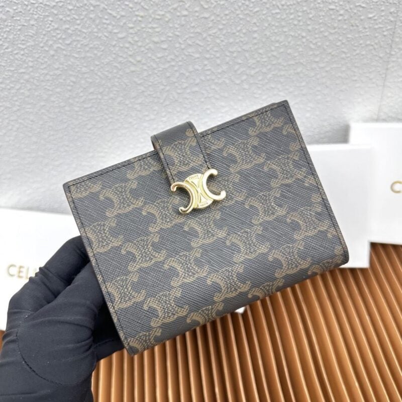 【AT3363】CELINE TRIOMPHE クラシックでレトロなスタイル。
