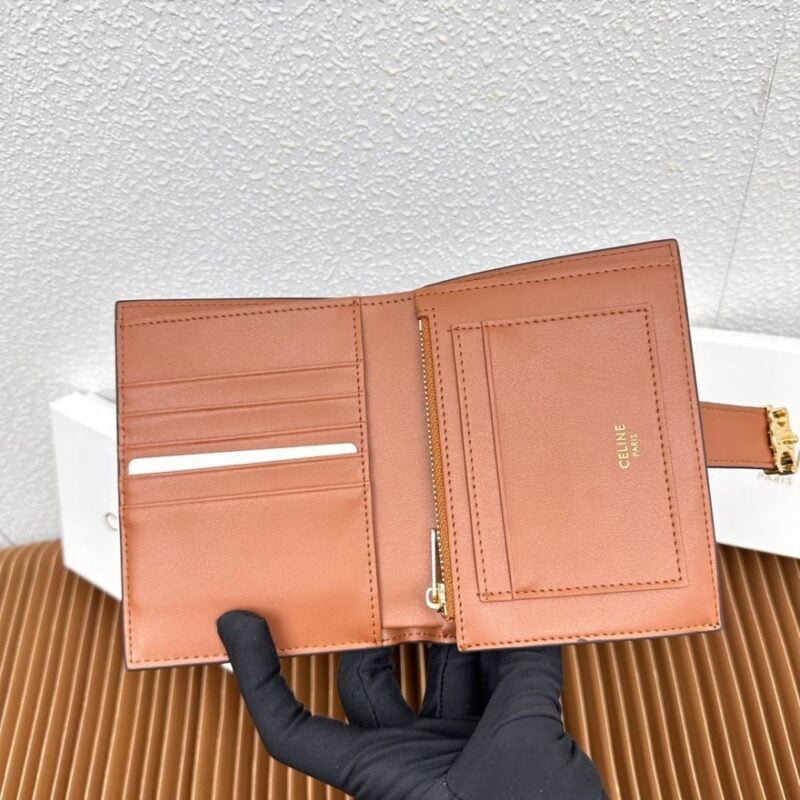 【AT3363】CELINE TRIOMPHE クラシックでレトロなスタイル。