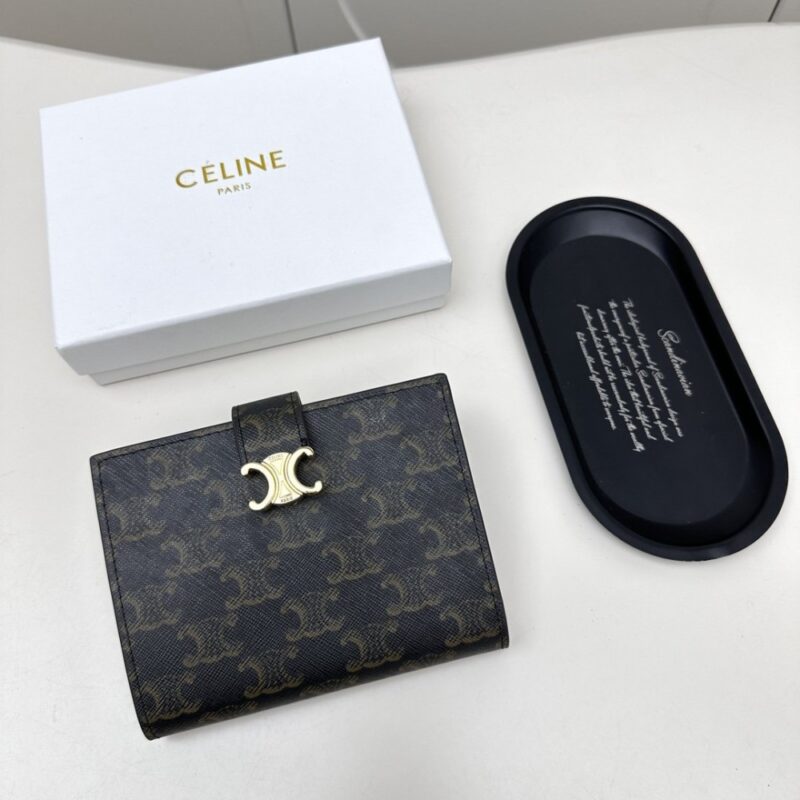 【AT3401】Celine セリーヌのクラシックな文字プリントレザーウォレット