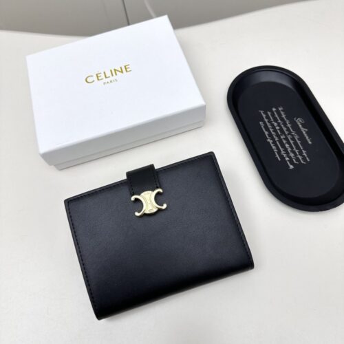 【AT3403】Celine セリーヌパリのクラシックなメタルロゴ入りのショートウォレット