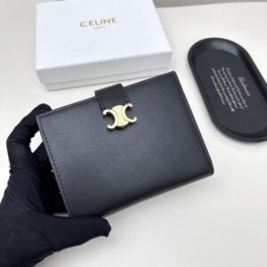 【AT3403】Celine セリーヌパリのクラシックなメタルロゴ入りのショートウォレット